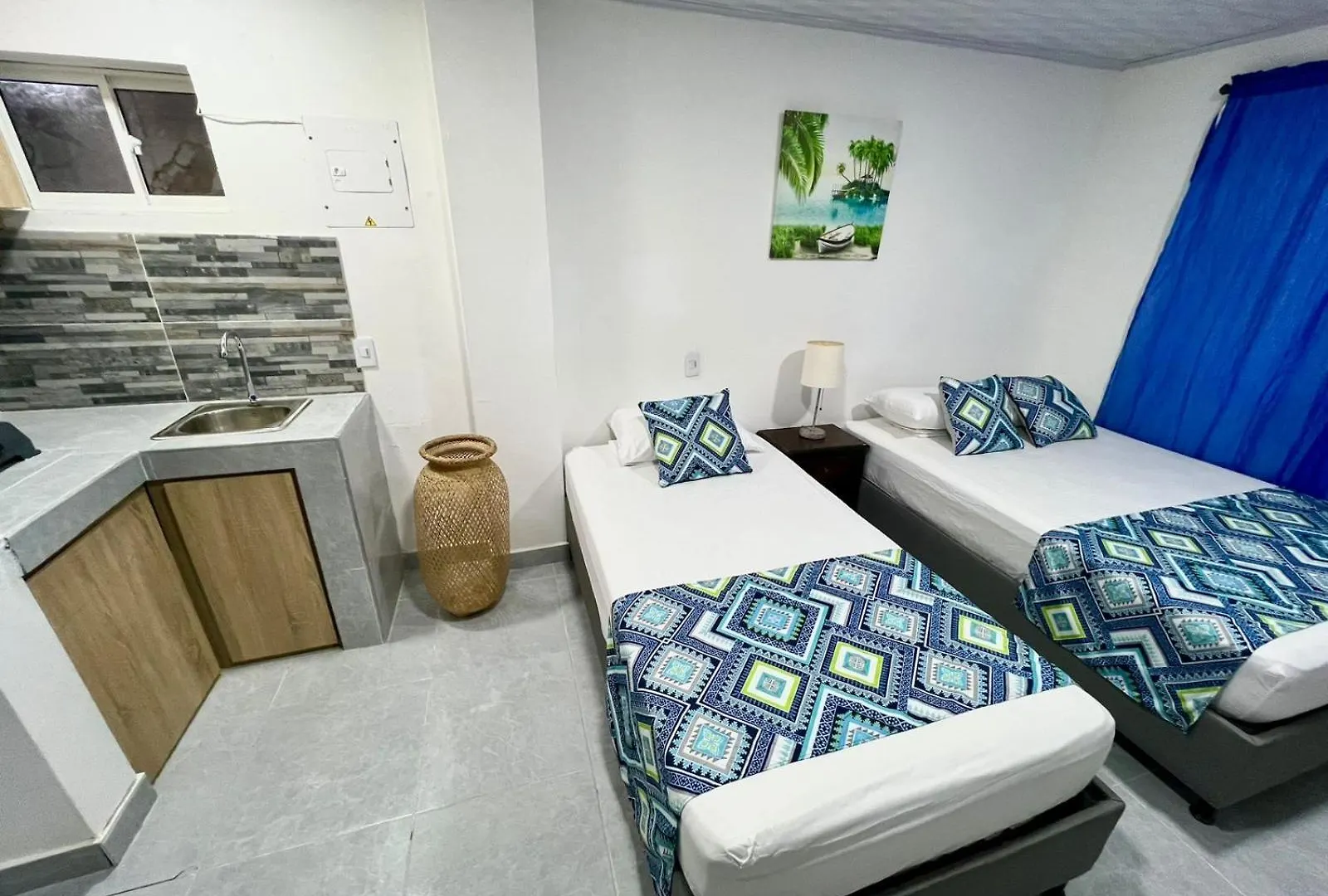 Apartaestudios Limsor Town Beach San Andres  Aparthotel
