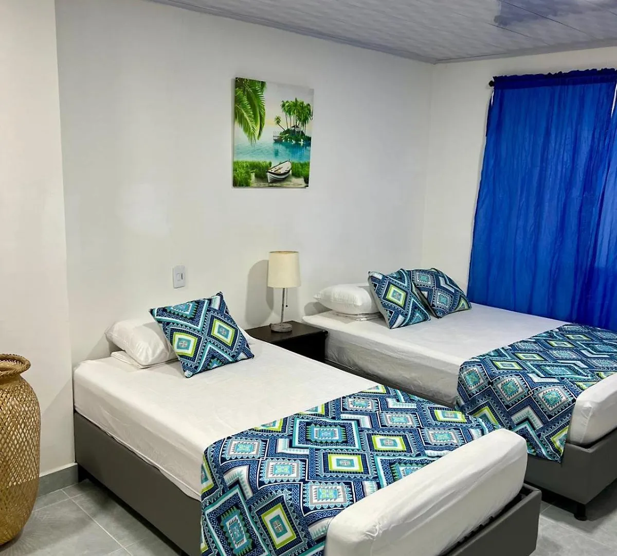 Apartaestudios Limsor Town Beach San Andres  Aparthotel