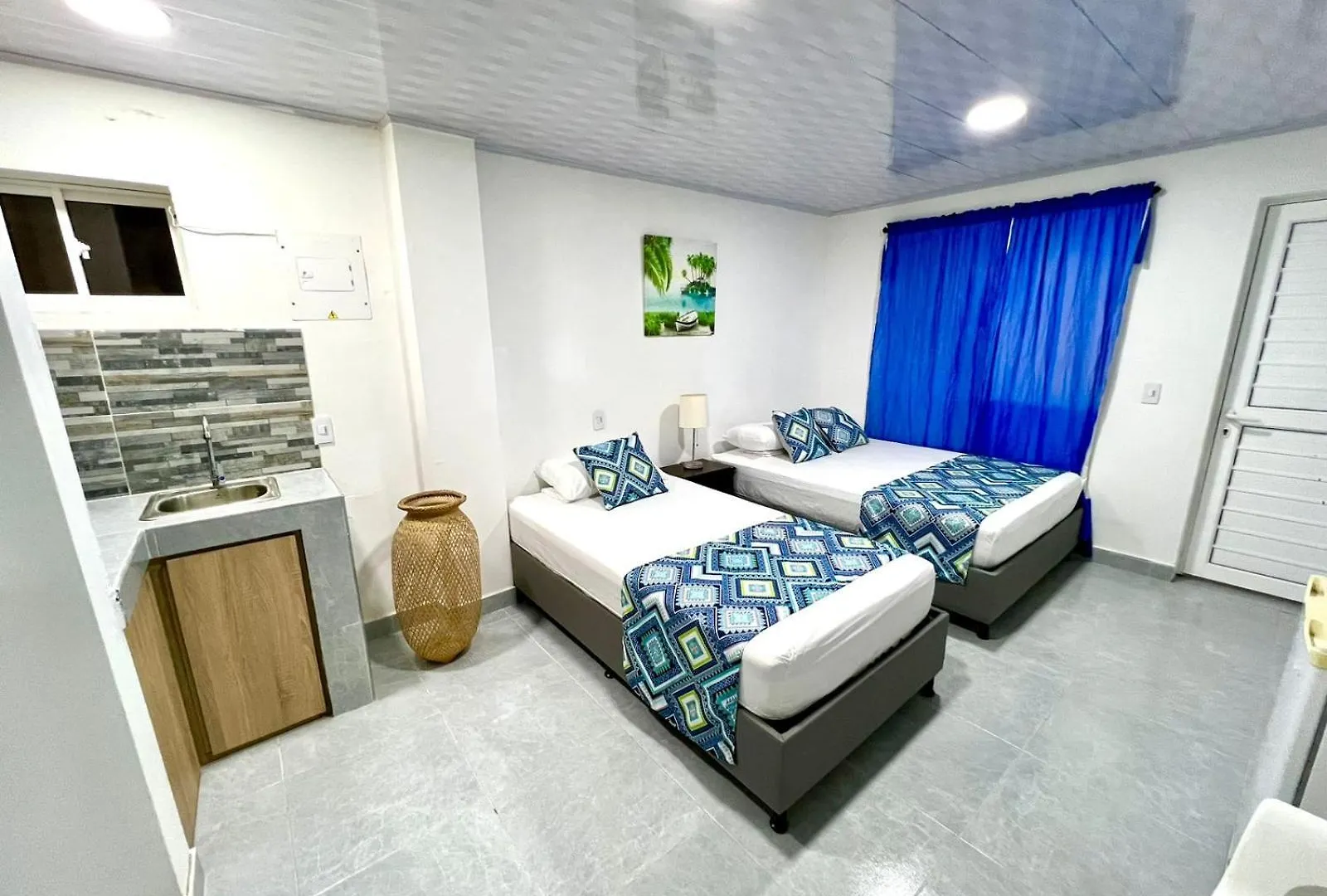 Aparthotel Apartaestudios Limsor Town Beach San Andres  Colombia