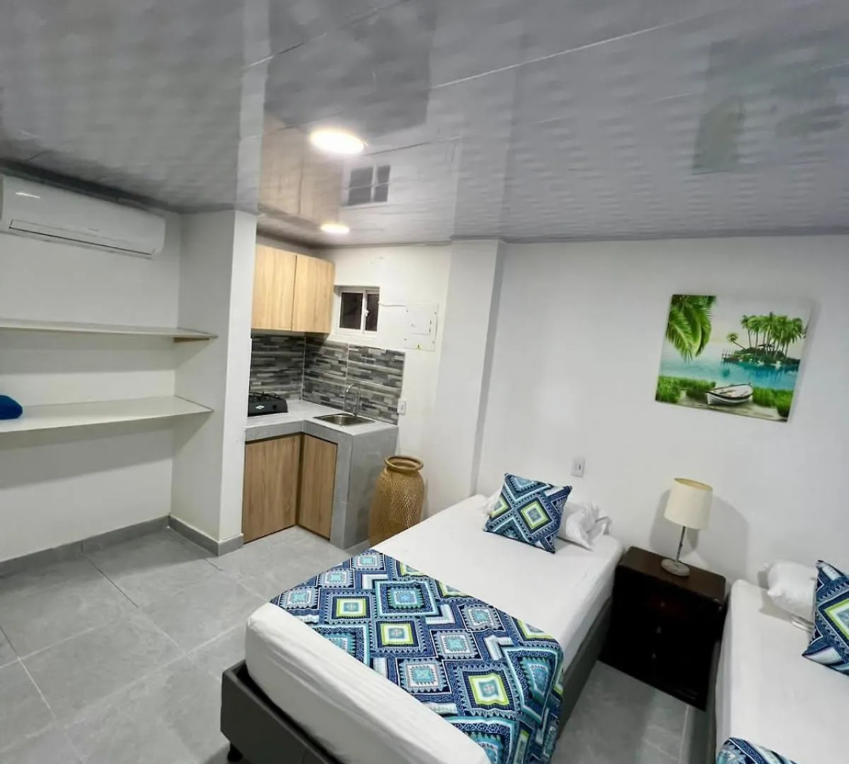 Apartaestudios Limsor Town Beach San Andres