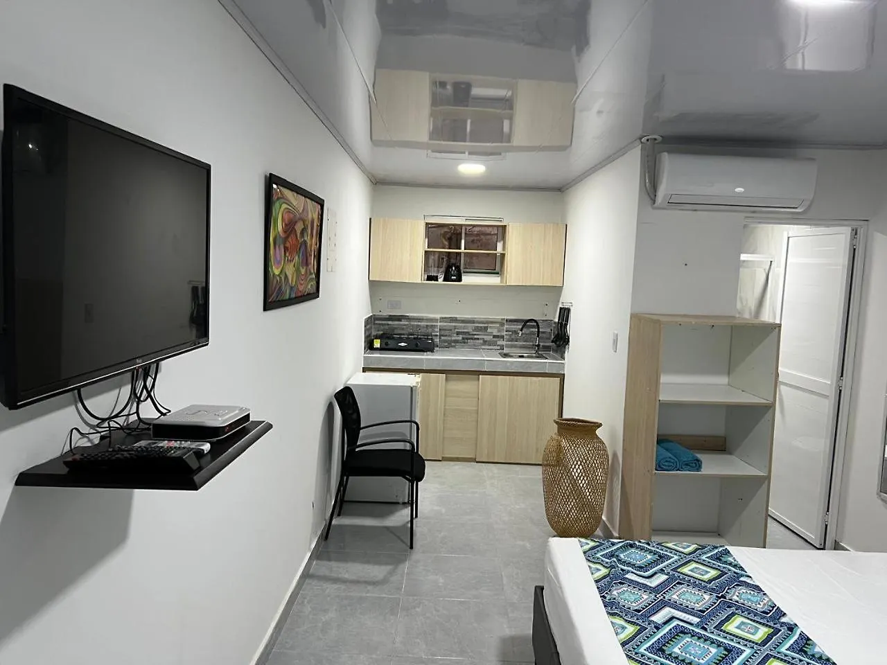 Aparthotel Apartaestudios Limsor Town Beach San Andres