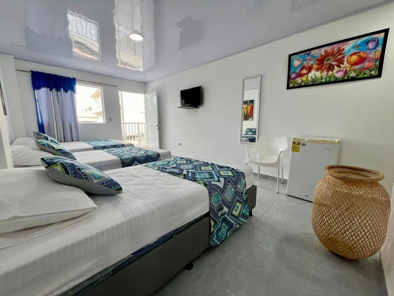 Apartaestudios Limsor Town Beach San Andres  Aparthotel