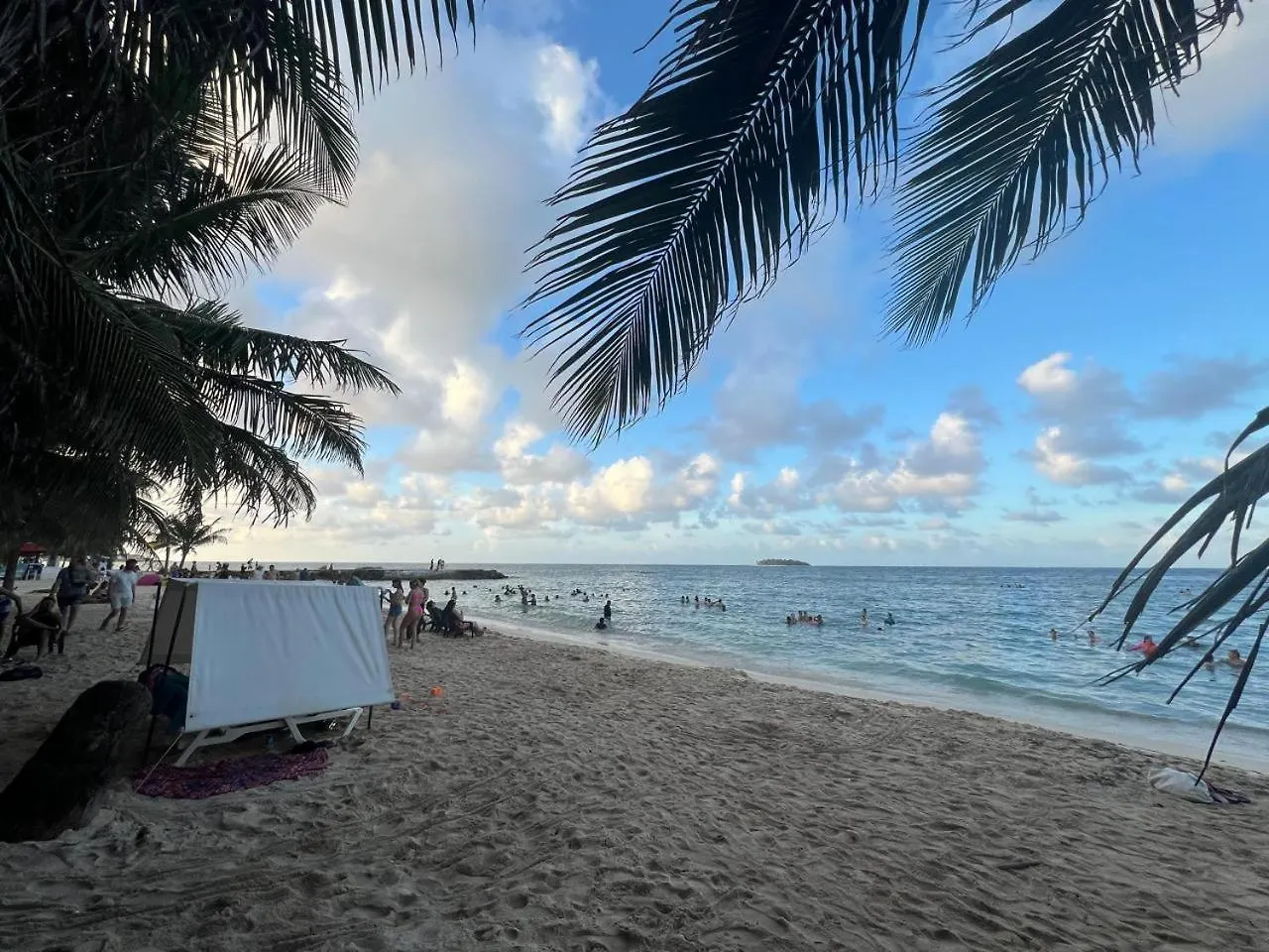 Apartaestudios Limsor Town Beach San Andres  Colombia